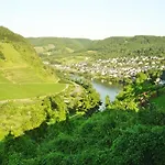 Wohnen Ueber Den Daechern Der Cochemer Altstadt